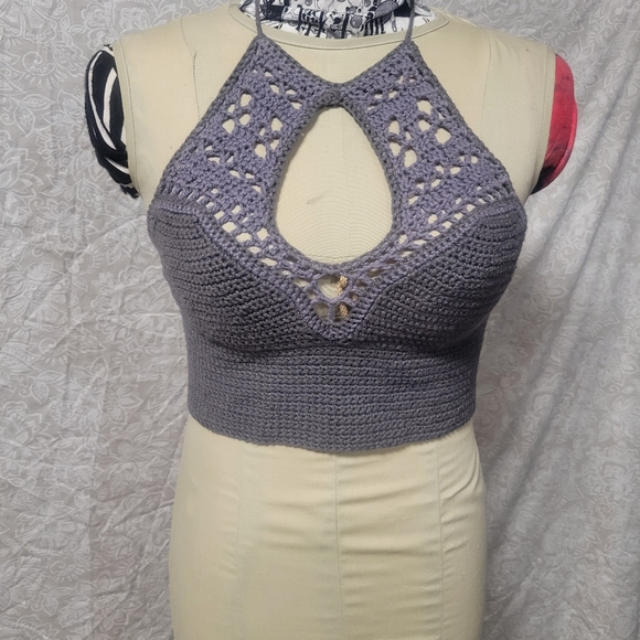 Handmade crocheted crop top halter neck large bust - Picture 3 of 5